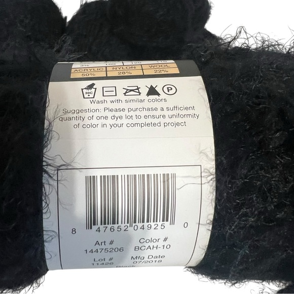Yarn 4 buttercream black yarn Angel Hair eyelash 120 yards, bulky, super soft - Picture 7 of 11